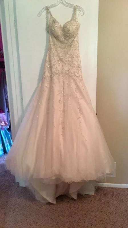 Stella York Long sleeve unclassified dresses