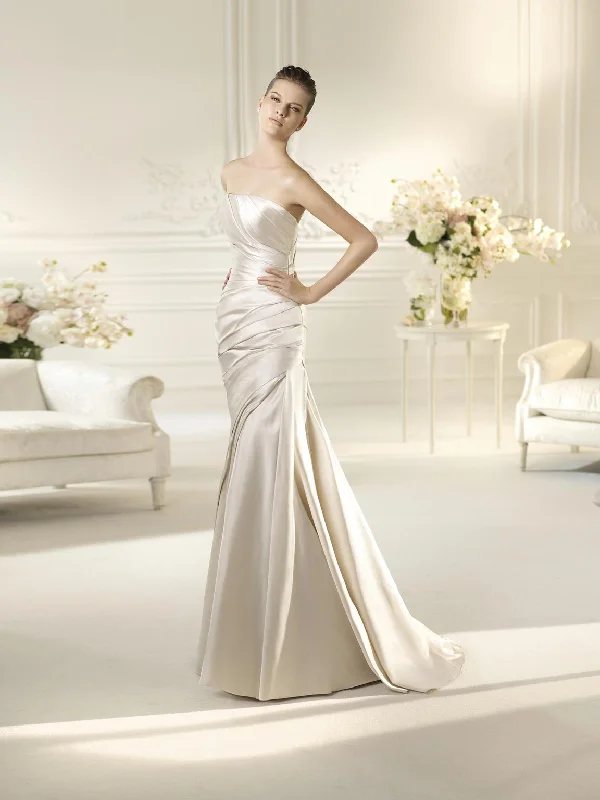 White One / W1 Tigris Sexy unclassified dresses