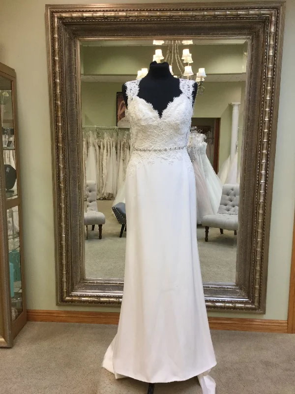 Jim Hjelm 8460 Tiered unclassified dresses