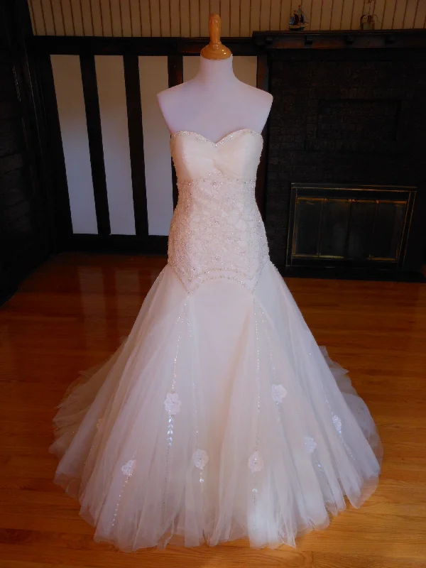 Justin Alexander Polka dot unclassified dresses