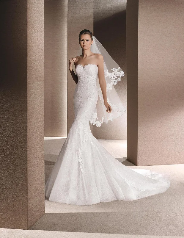 La Sposa RENATA Bodycon unclassified dresses
